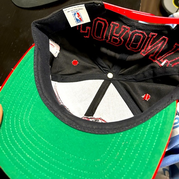 1994 Toronto Raptors logo athletic snap - Picture 5 of 6